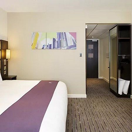 Premier Inn Manchester Cheadle  Exterior foto
