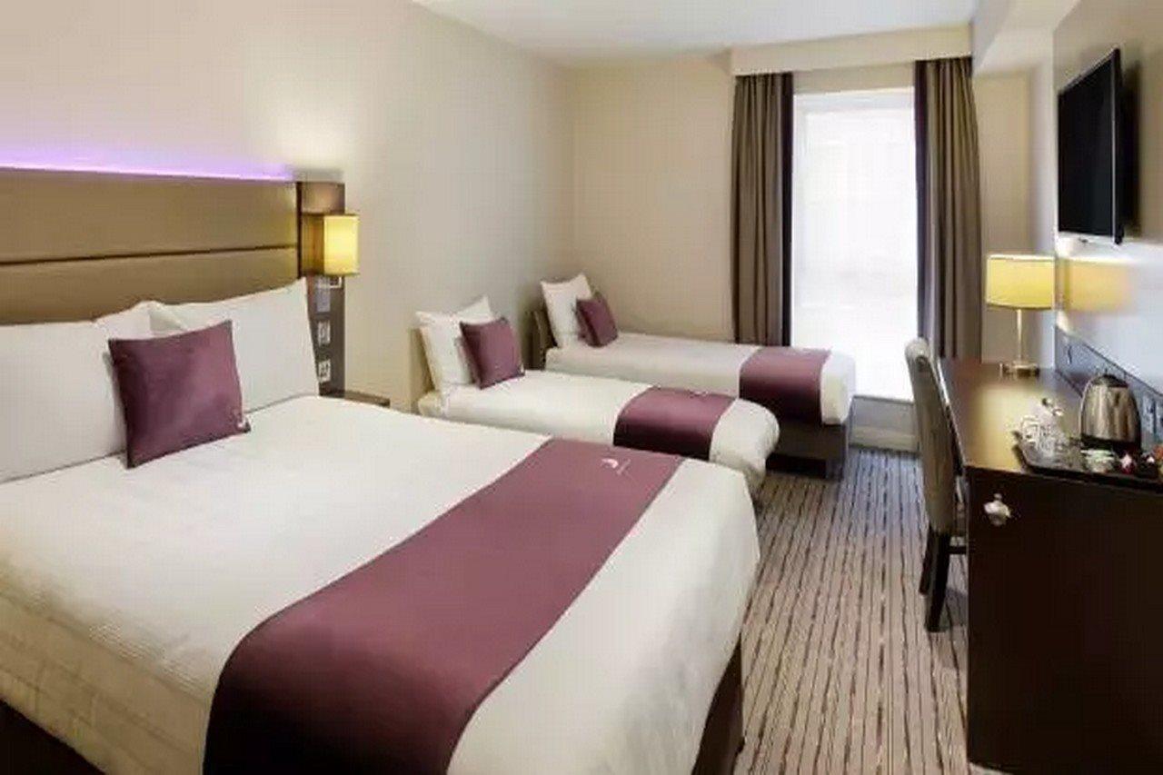 Premier Inn Manchester Cheadle  Exterior foto