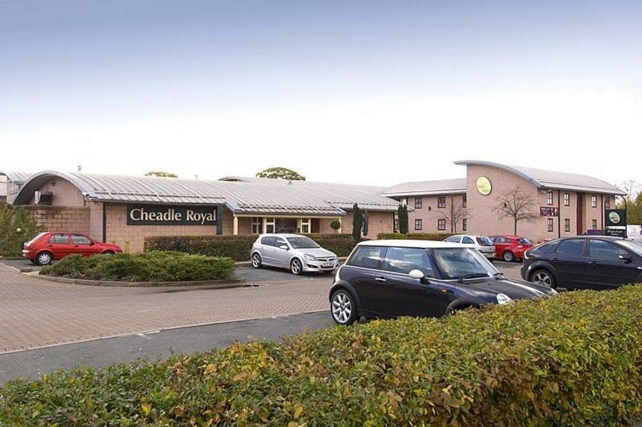 Premier Inn Manchester Cheadle  Exterior foto