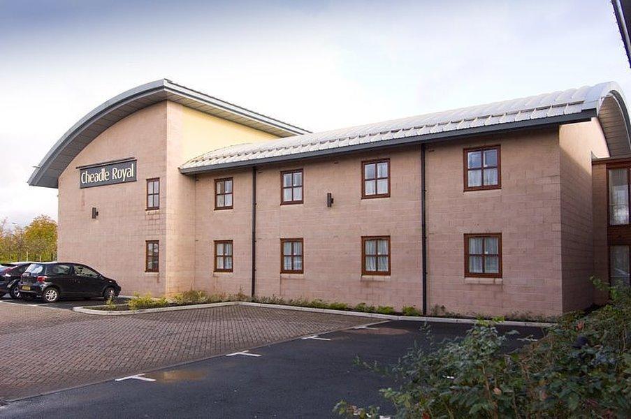Premier Inn Manchester Cheadle  Exterior foto