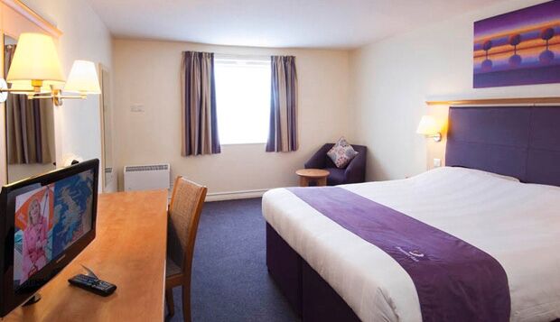 Premier Inn Manchester Cheadle  Exterior foto